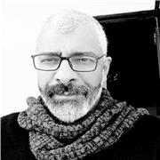 I'm Lebanese living in Barcelona I speak Arabic..I like to teach and transmit  this language and culture..